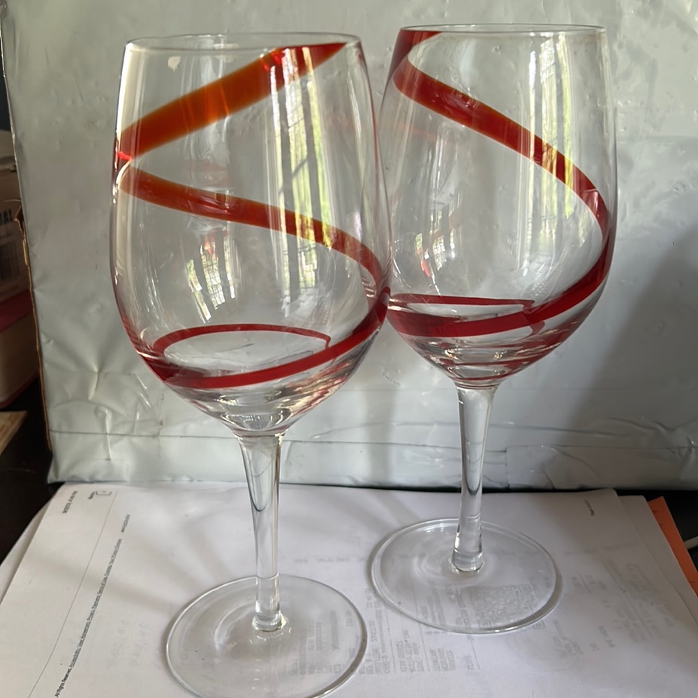 Set of 2 Pier 1 Wirline Swirl Water/Wine Glasses